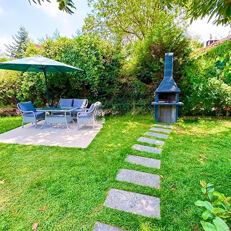 Willa Cadde Sicak Havuzlu Genis Bahceli