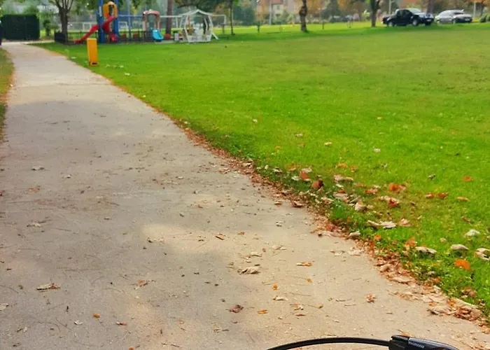 Villa Cadde Sicak Havuzlu Genis Bahceli Sapanca