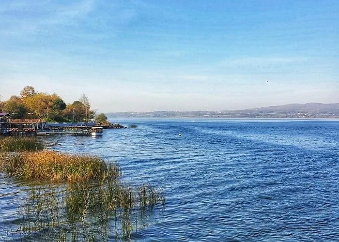 Cadde Sicak Havuzlu Genis Bahceli Sapanca
