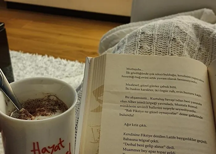 Cadde Sicak Havuzlu Genis Bahceli Villa